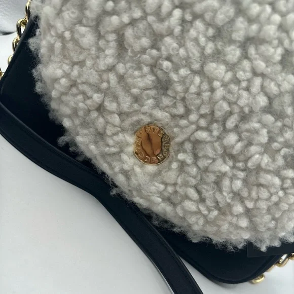 STEVE MADDEN SHERPA CROSSBODY BAG NWT - Picture 2 of 13